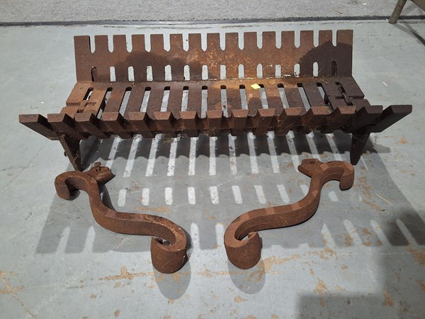 Lot 217 - FIRE GRATE