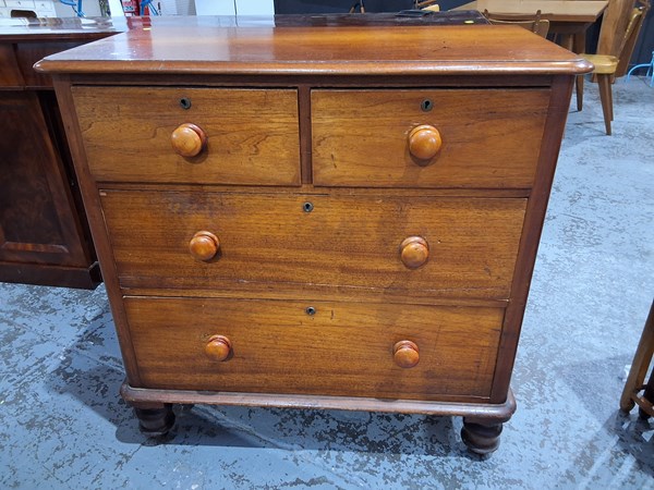 Lot 58 - CHEST OF DRAWERS