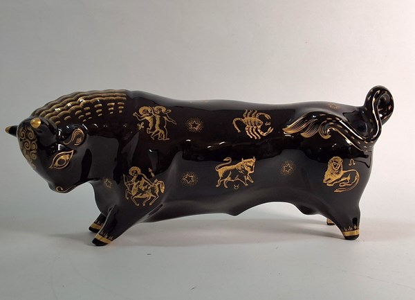 Lot 1314 - WEDGWOOD TAURUS THE BULL