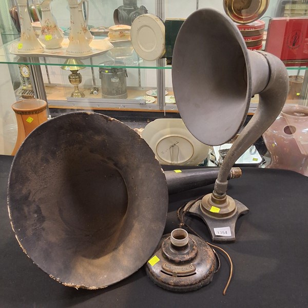 Lot 1354 - RADIO SPEAKERS