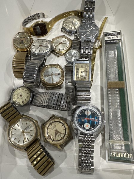 Lot 1084 - VINTAGE WATCHES