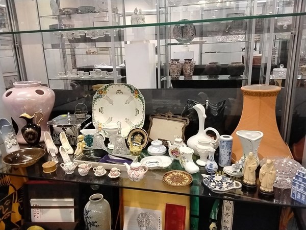 Lot 1344 - CHINA COLLECTABLES