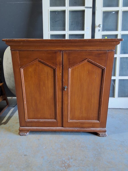 Lot 105 - CABINET