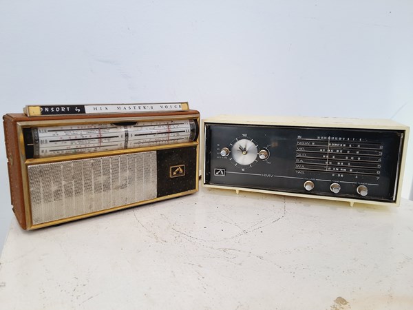 Lot 1236 - RADIOS