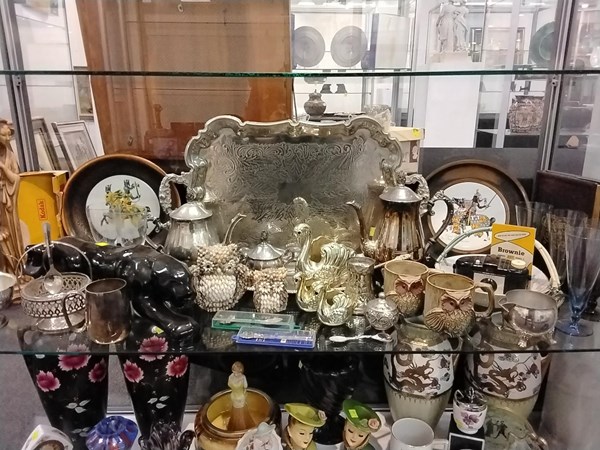 Lot 1350 - VINTAGE HOMEWARES