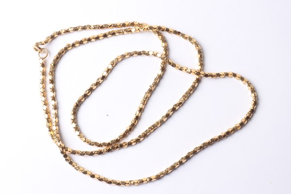 Lot 1045 - GOLD CHAIN