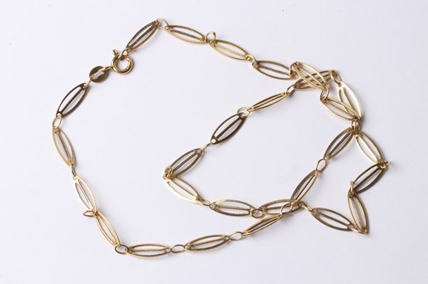 Lot 1041 - GOLD CHAIN