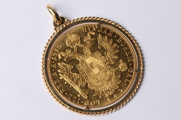 Lot 1058 - GOLD COIN MEDALLION