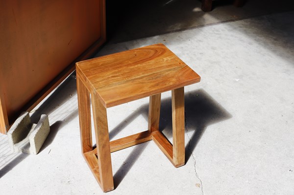 Lot 36 - SIDE TABLE
