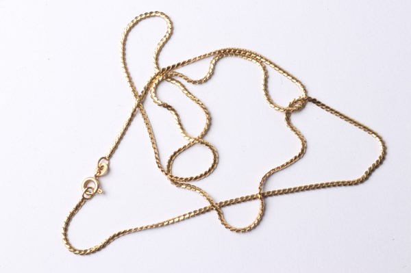 Lot 1009 - GOLD NECKLACE