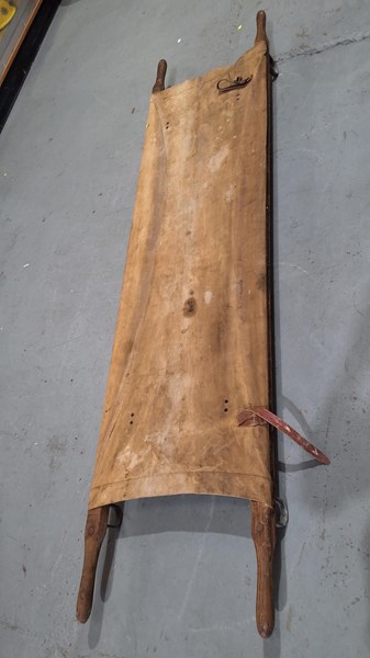 Lot 320 - CANVAS STRETCHER