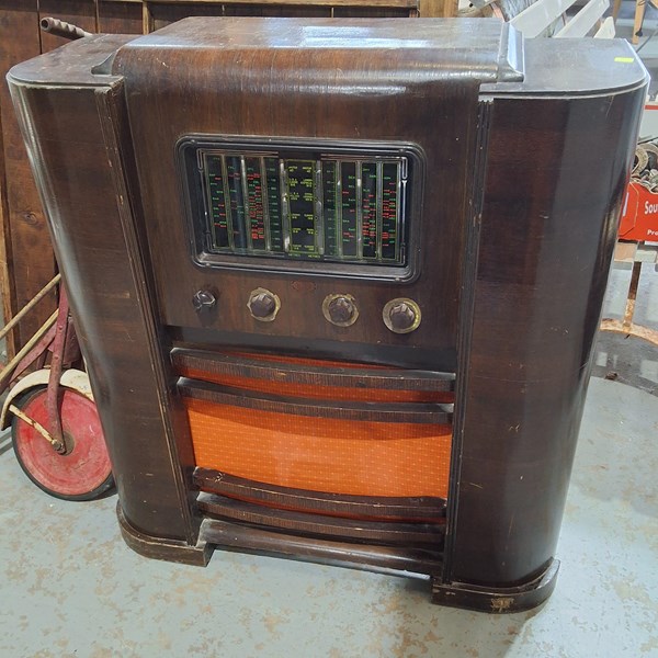 Lot 159 - ART DECO RADIO