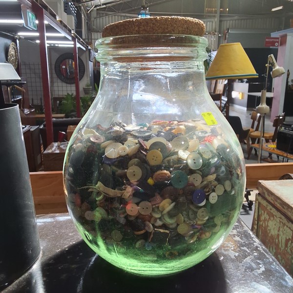 Lot 255 - CARBOY OF BUTTONS