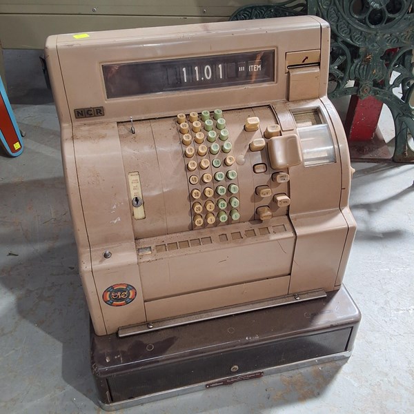 Lot 226 - CASH REGISTER