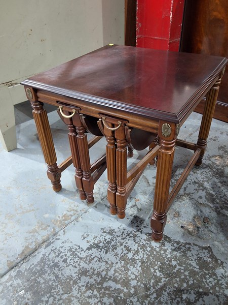 Lot 88 - NESTING TABLE