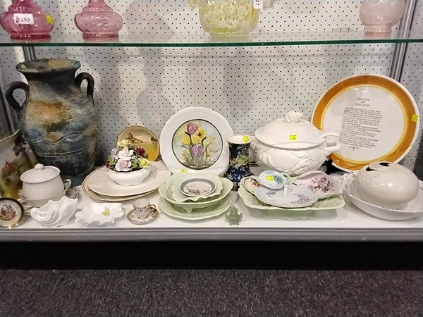 Lot 1272 - DECORATIVE CHINAWARE