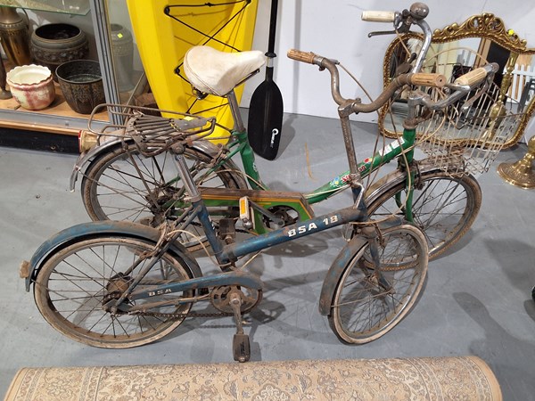 Lot 220 - COMPACT BICYCLES