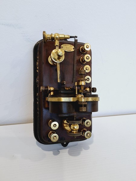 Lot 1103 - MORSE CODE RECEIVER