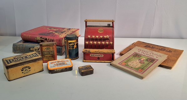 Lot 1390 - COLLECTABLES