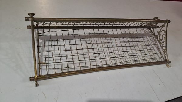 Lot 406 - LUGGAGE SHELF