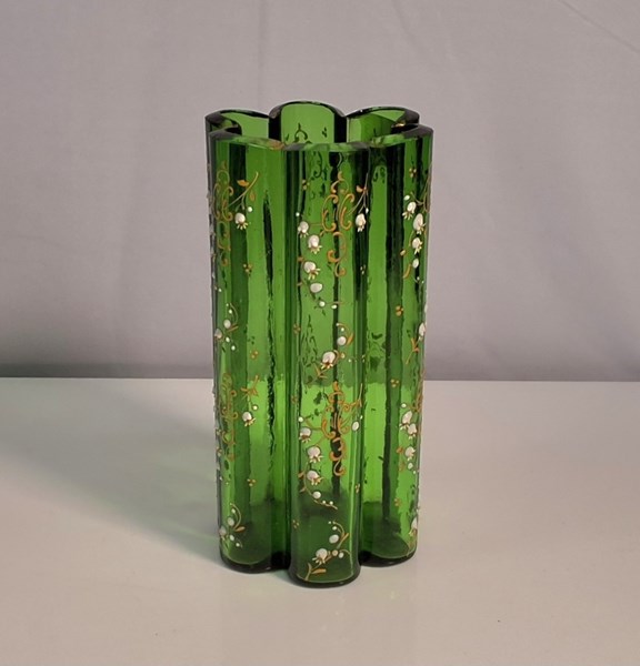 Lot 1353 - GREEN GLASS VASE