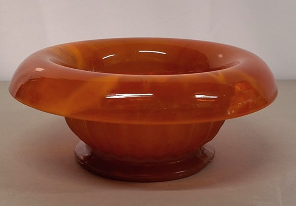 Lot 1360 - ORANGE GLASS BOWL