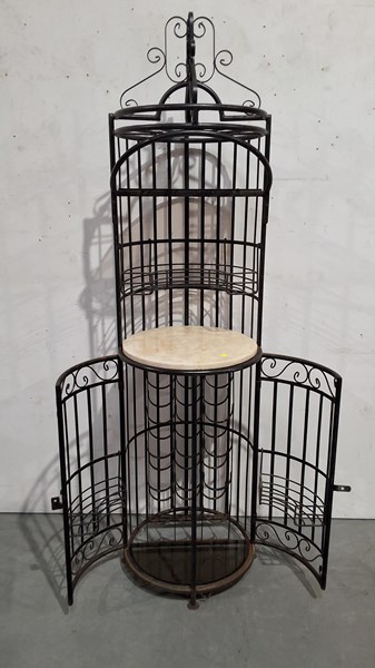 Lot 398 - DRINKS STAND