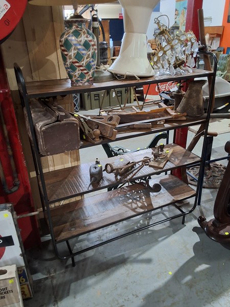 Lot 262 - BOOT MAKERS STAND