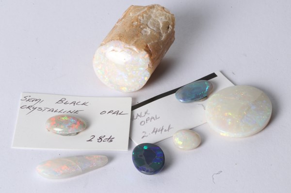 Lot 1068 - OPAL STONES