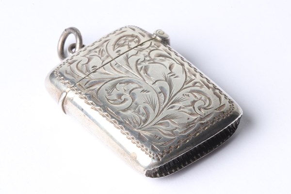 Lot 1062 - SILVER VESTA CASE