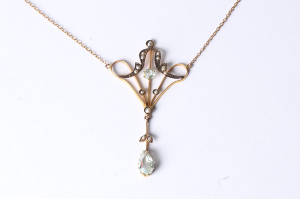 Lot 1046 - GOLD EDWARDIAN NECKLACE