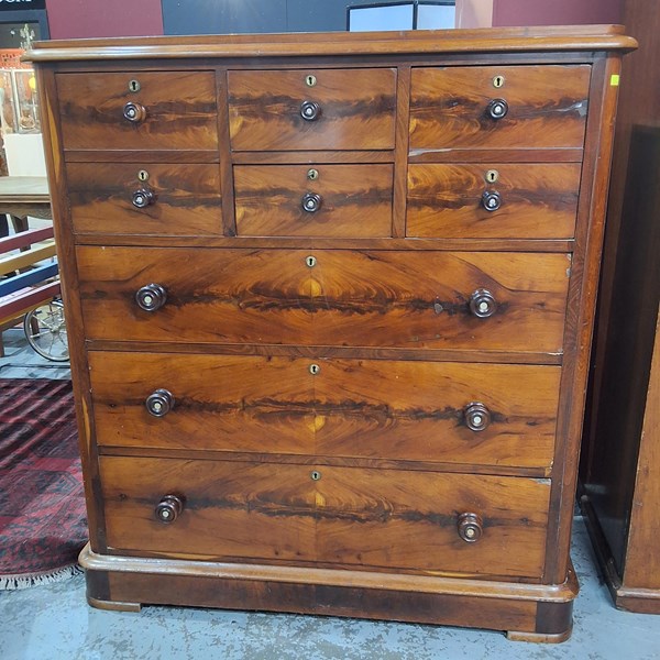 Lot 71 - MAHOGANY CHEST OF DRAWERS