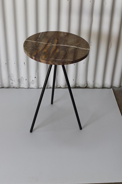 Lot 185 - SIDE TABLE