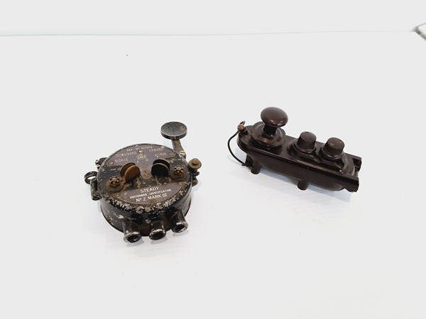 Lot 1096 - MORSE CODE KEYS