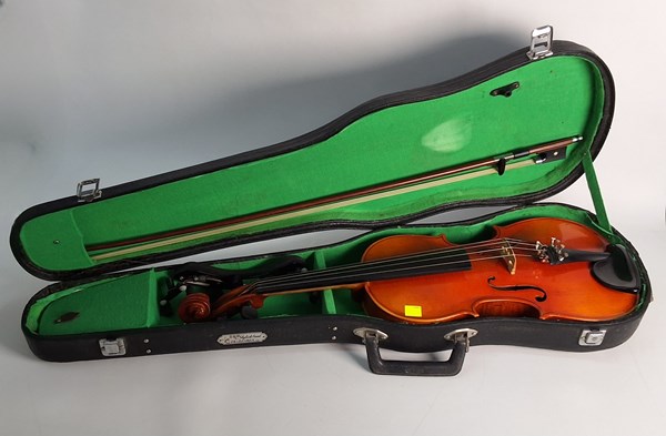 Lot 1315 - VIOLIN