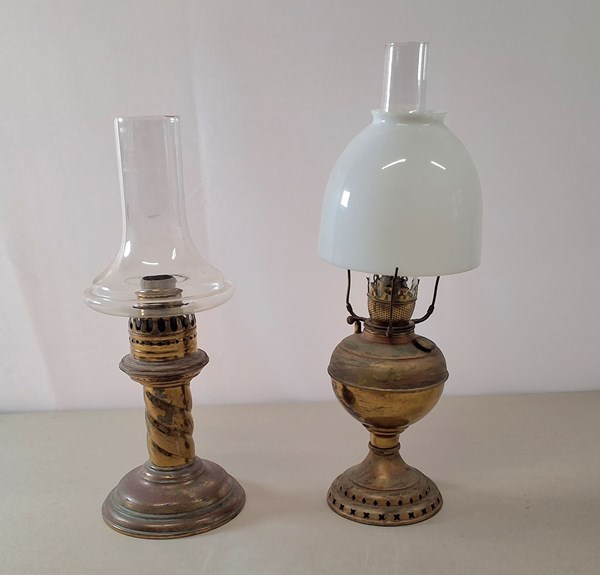 Lot 1452 - KEROSENE LAMPS