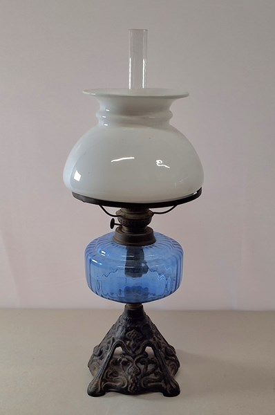 Lot 1225 - KEROSENE  LAMP