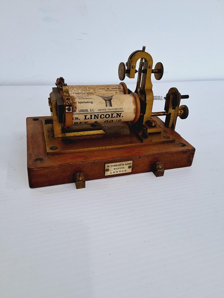 Lot 1105 - MORSE CODE RECEIVER