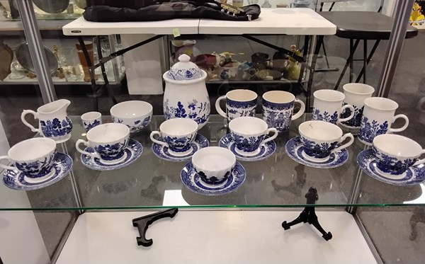 Lot 1231 - WILLOW PATTERN CHINA