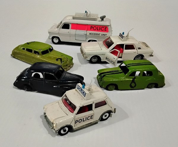 Lot 1444 - DINKY CARS