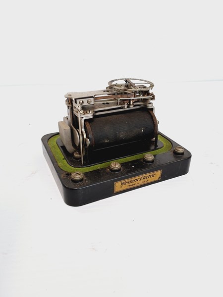 Lot 1101 - TELEGRAPH SELECTOR SWITCH