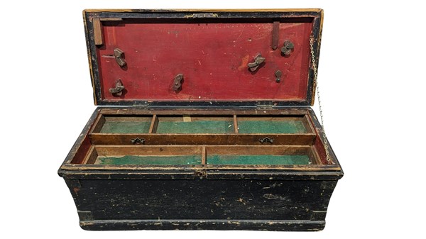 Lot 58 - CARPENTER'S TRUNK