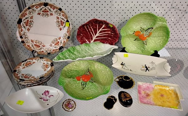 Lot 1308 - DECORATIVE CHINAWARE