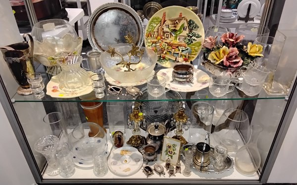 Lot 1389 - SILVERPLATE & GLASSWARE