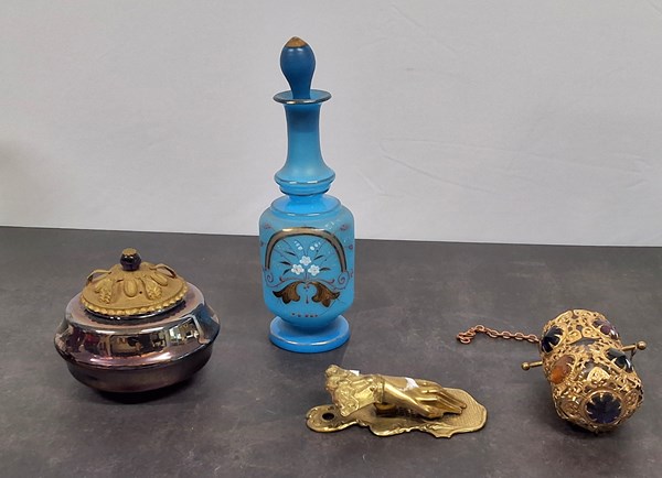 Lot 1448 - GLASS AND METAL ORNAMENTS