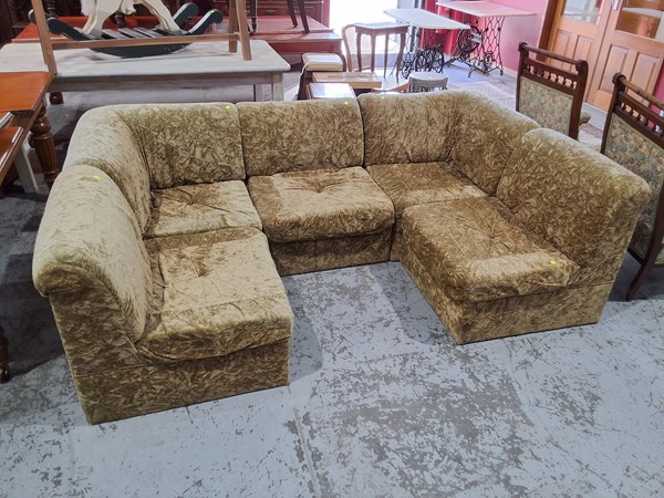 Lot 110 - FIVE PIECE MODULAR LOUNGE