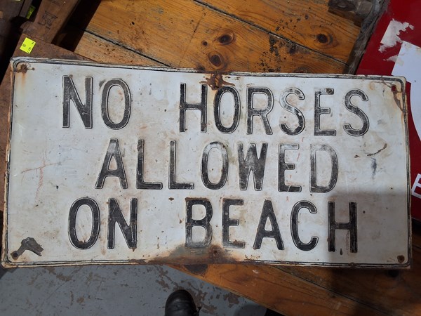 Lot 218 - SIGNAGE