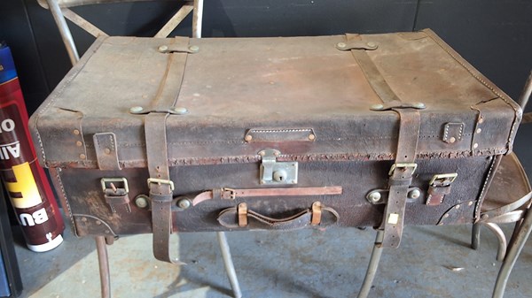 Lot 377 - LEATHER SUITCASE