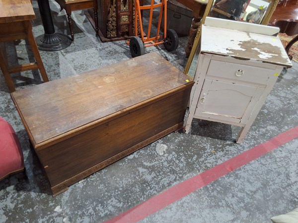 Lot 174 - TRUNK & CABINET