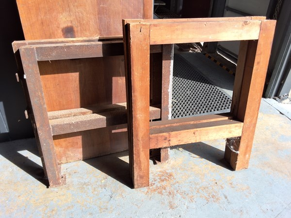 Lot 372 - TABLE LEGS